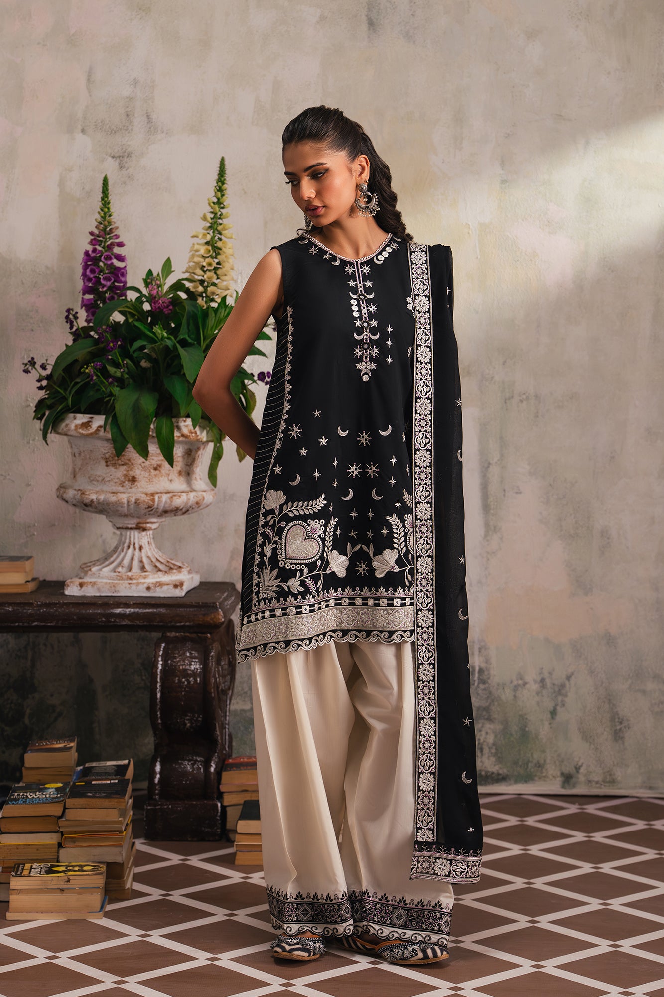 EMBROIDERED SUIT (E4153/103/901)
