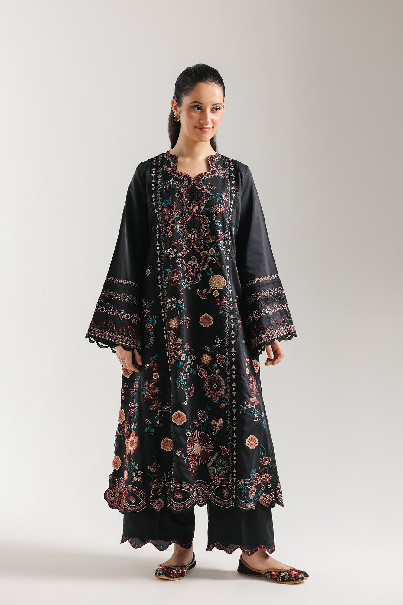 EMBROIDERED SUIT (E4165/103/902)