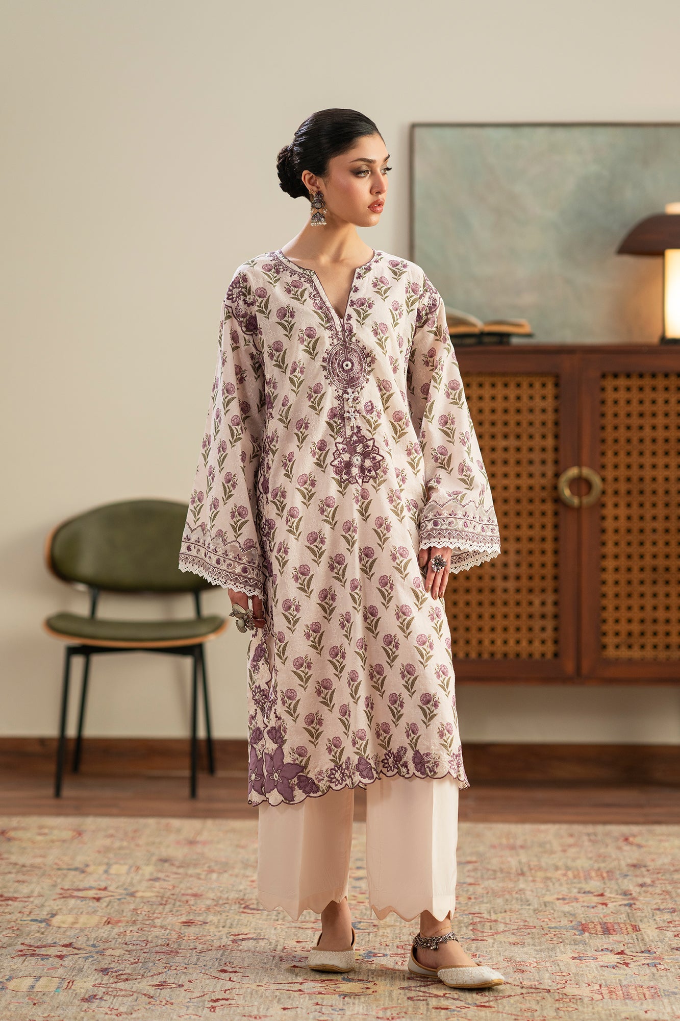 EMBROIDERED SUIT (E4194/103/003)