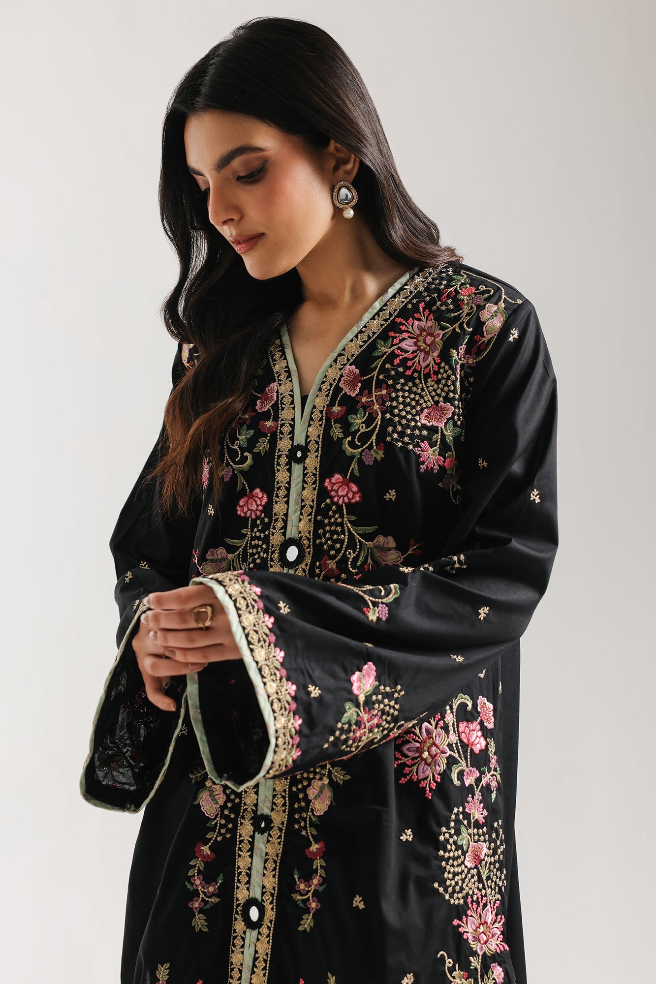 EMBROIDERED SUIT (E4198/103/902)