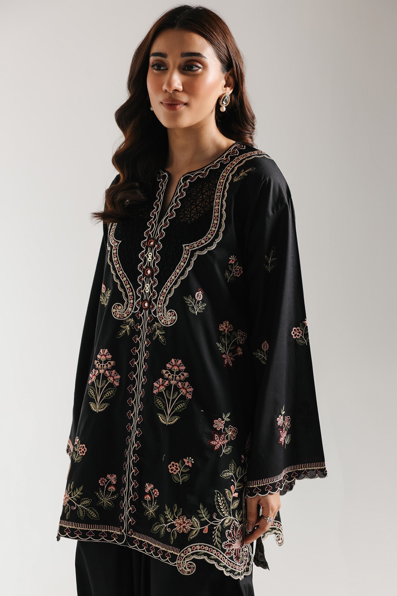 EMBROIDERED SUIT (E4199/103/901)