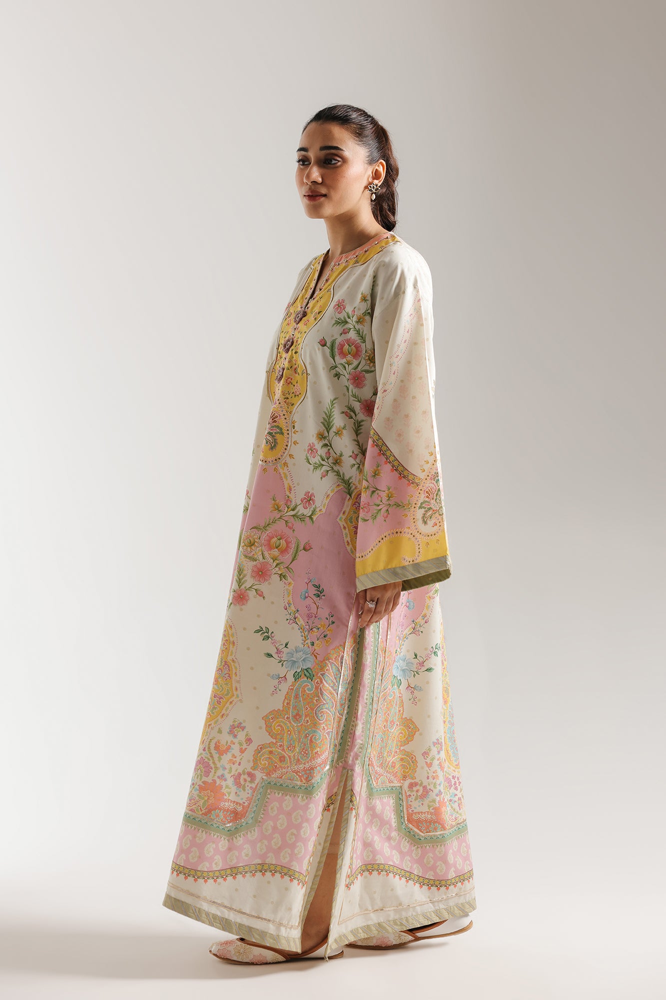 EMBROIDERED KAFTAN (E4202/103/004)