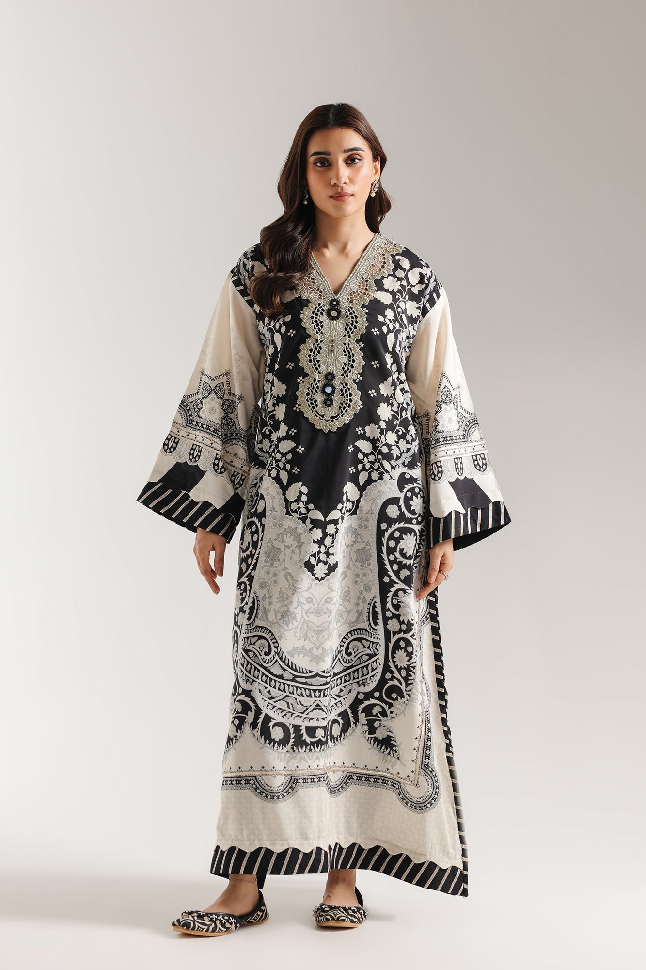 EMBROIDERED KAFTAN (E4203/103/902)