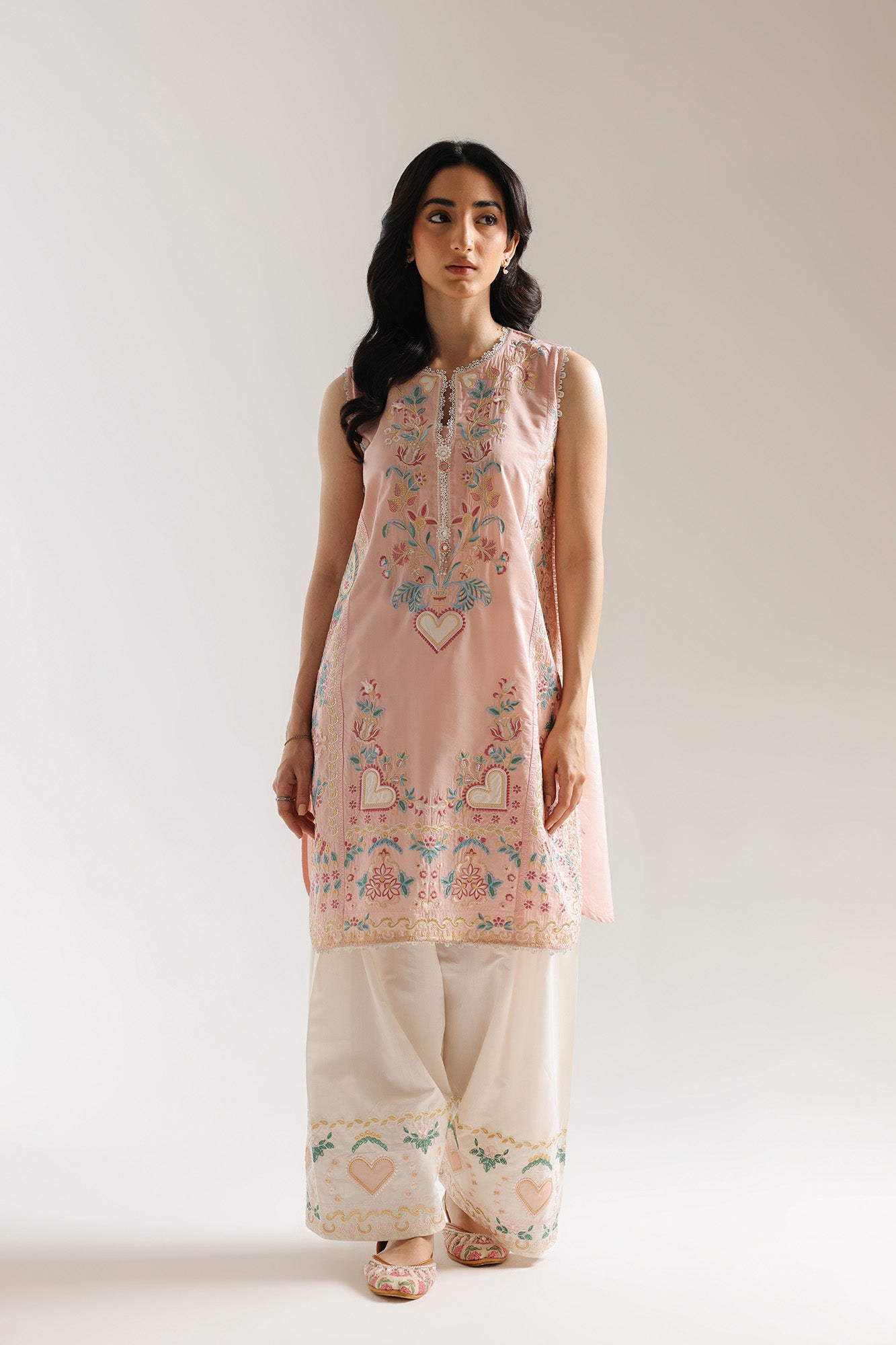 EMBROIDERED SUIT (E4236/103/426)