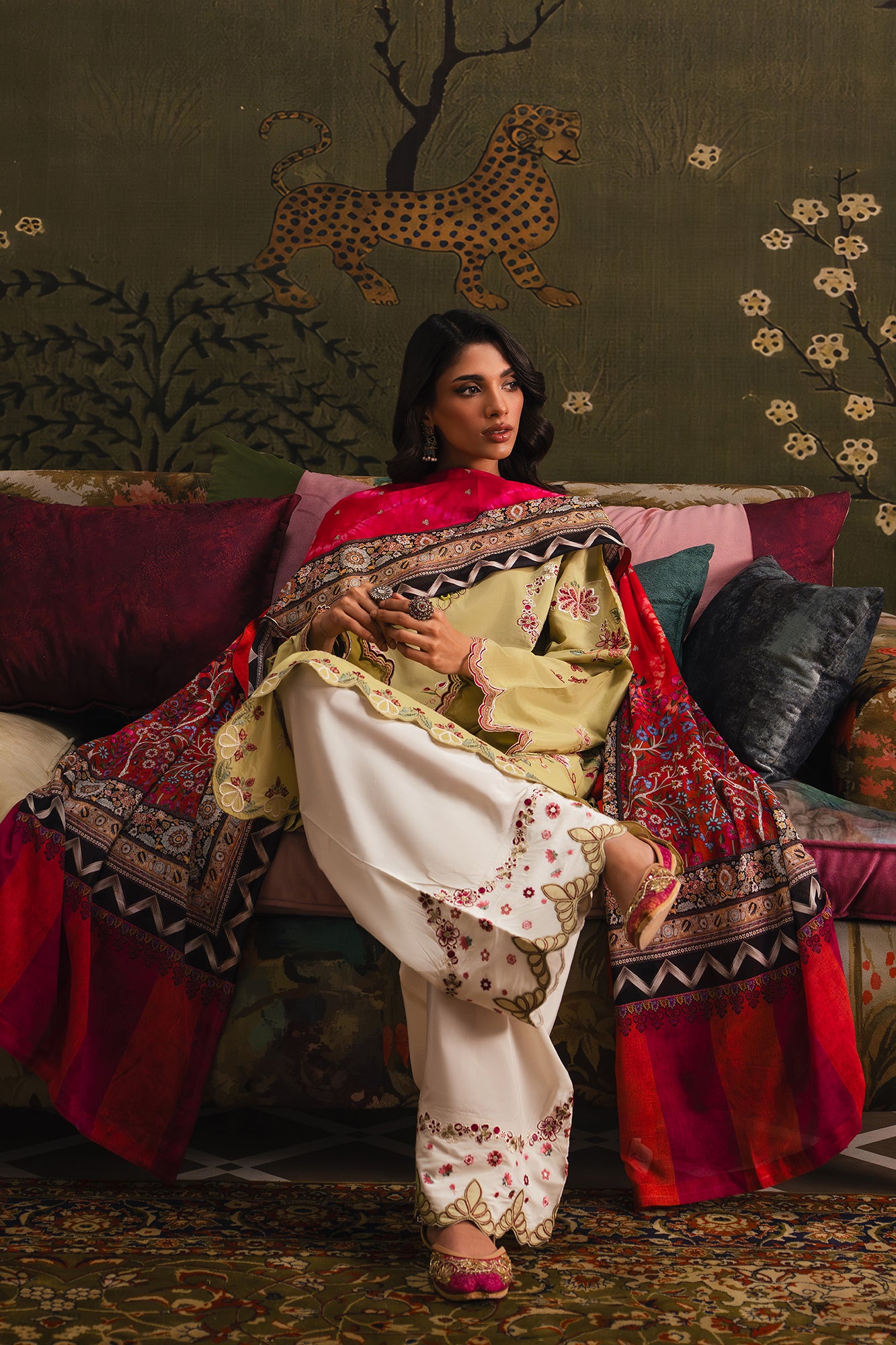 EMBROIDERED SUIT (E4238/103/127)