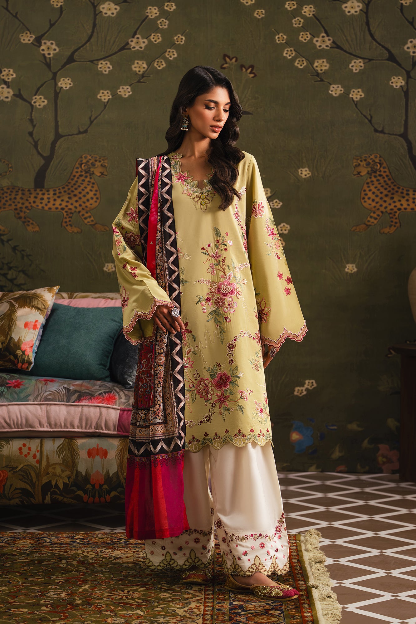 EMBROIDERED SUIT (E4238/103/127)