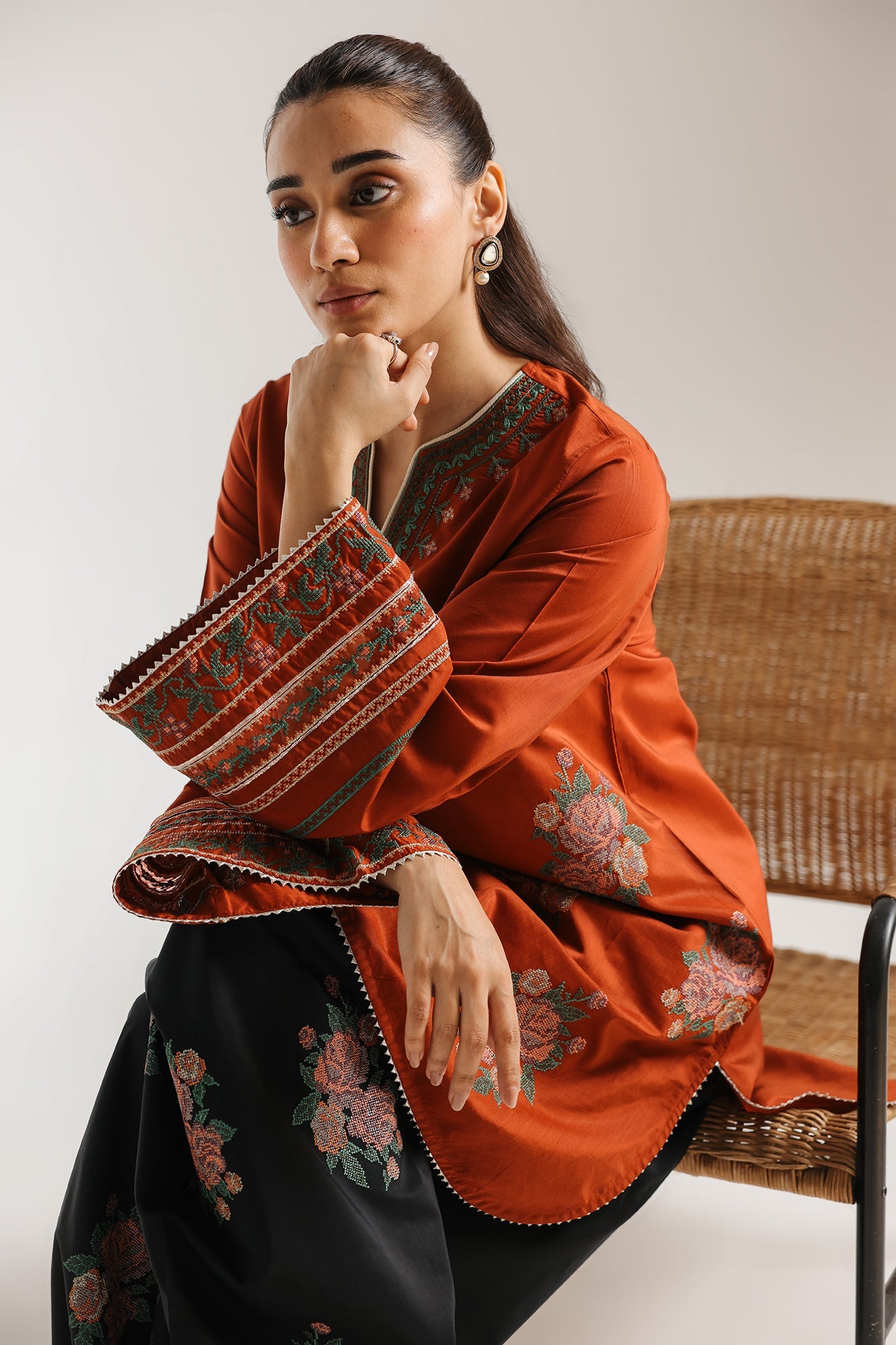 EMBROIDERED SUIT (E4245/103/209)