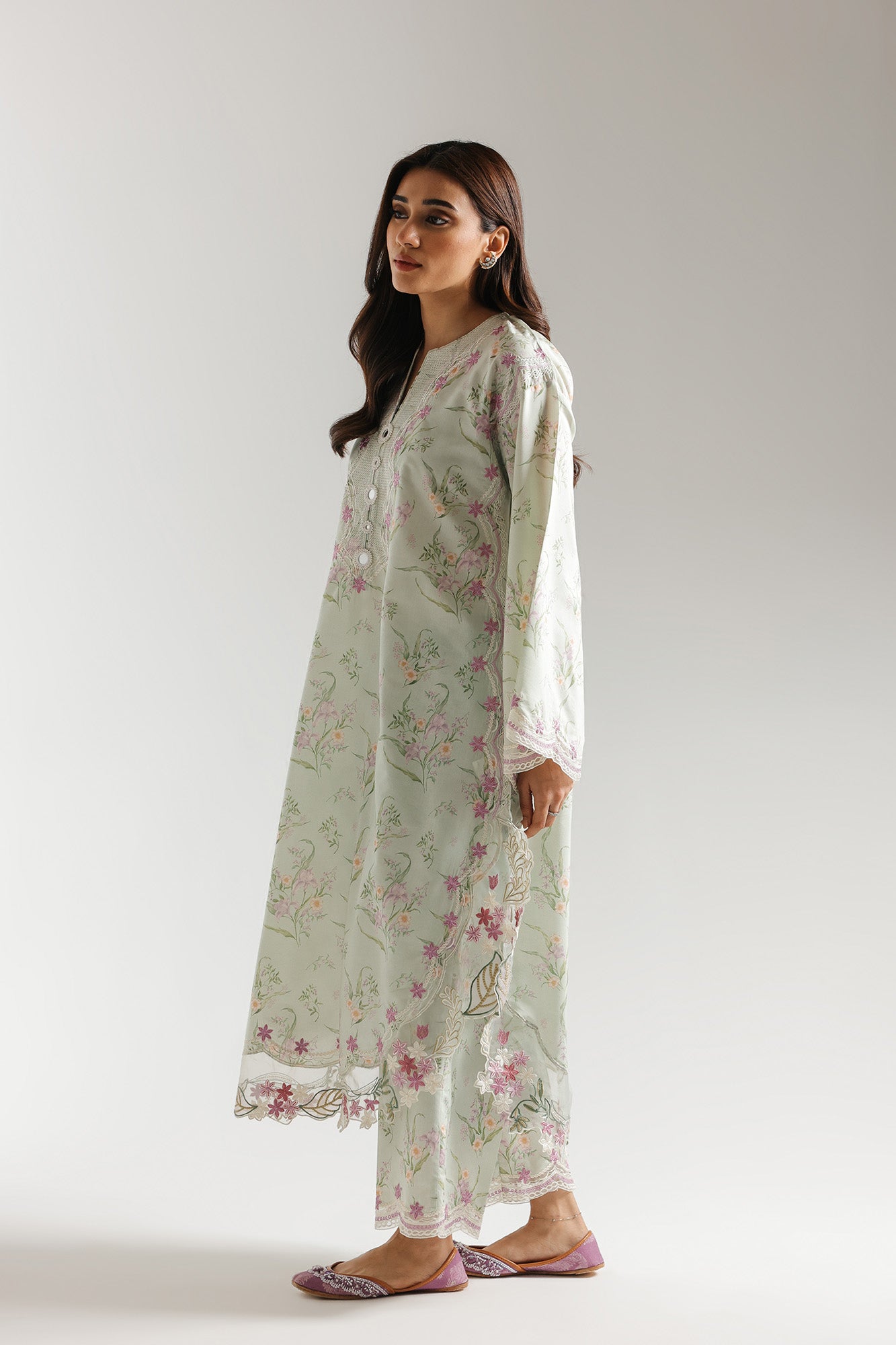 EMBROIDERED SUIT (E4250/103/130)