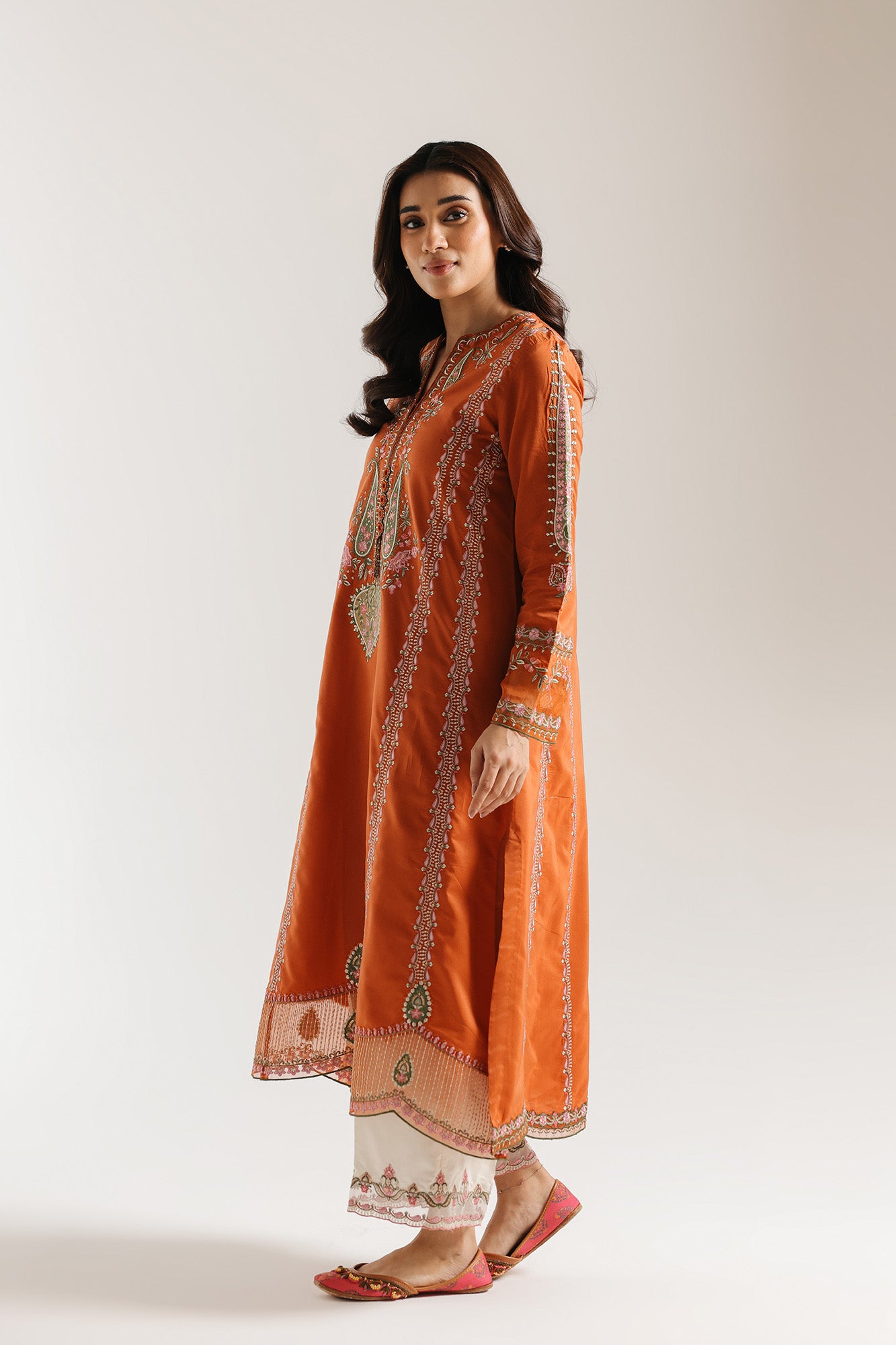 EMBROIDERED SUIT (E4254/103/209)