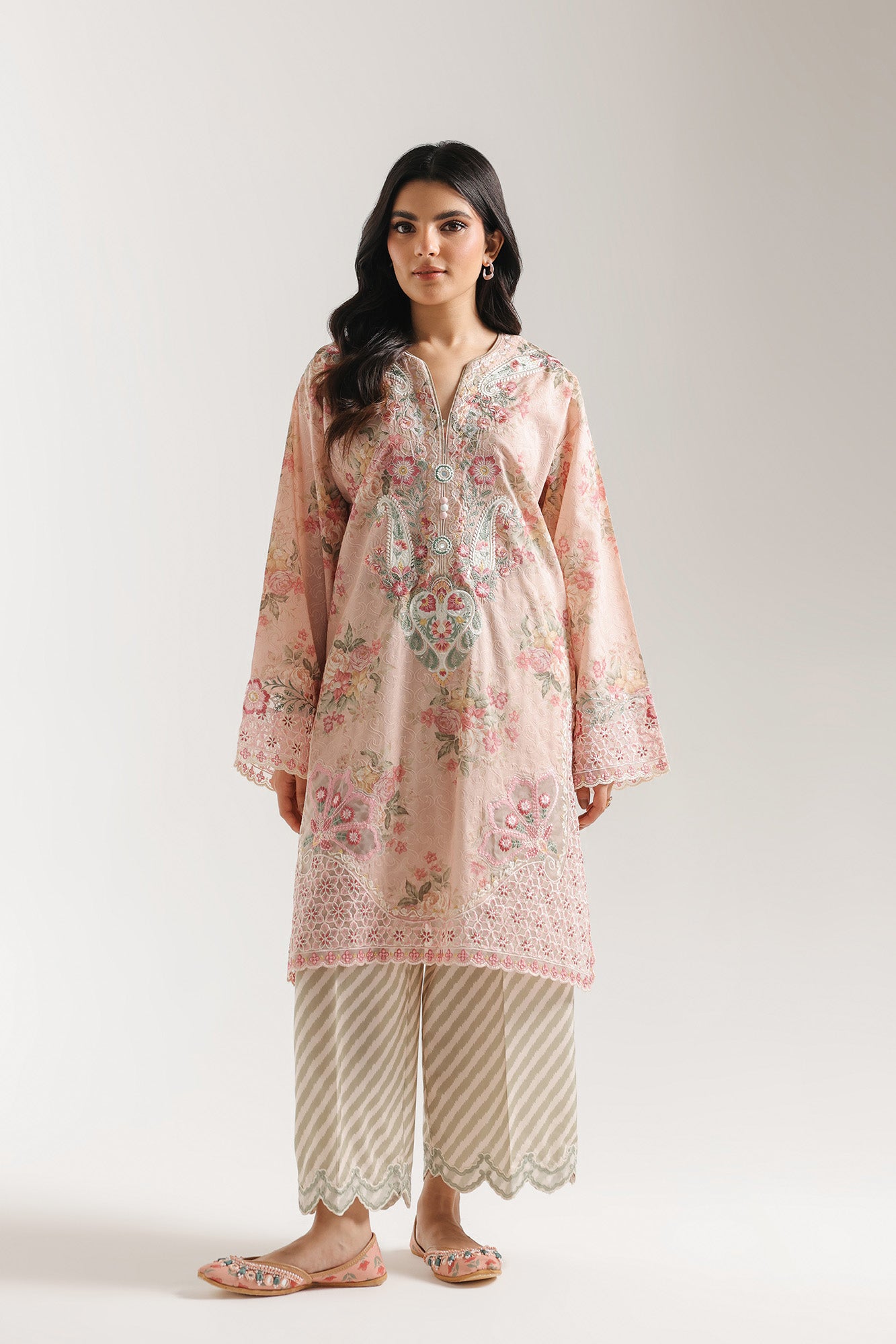 EMBROIDERED SUIT (E4255/103/328)