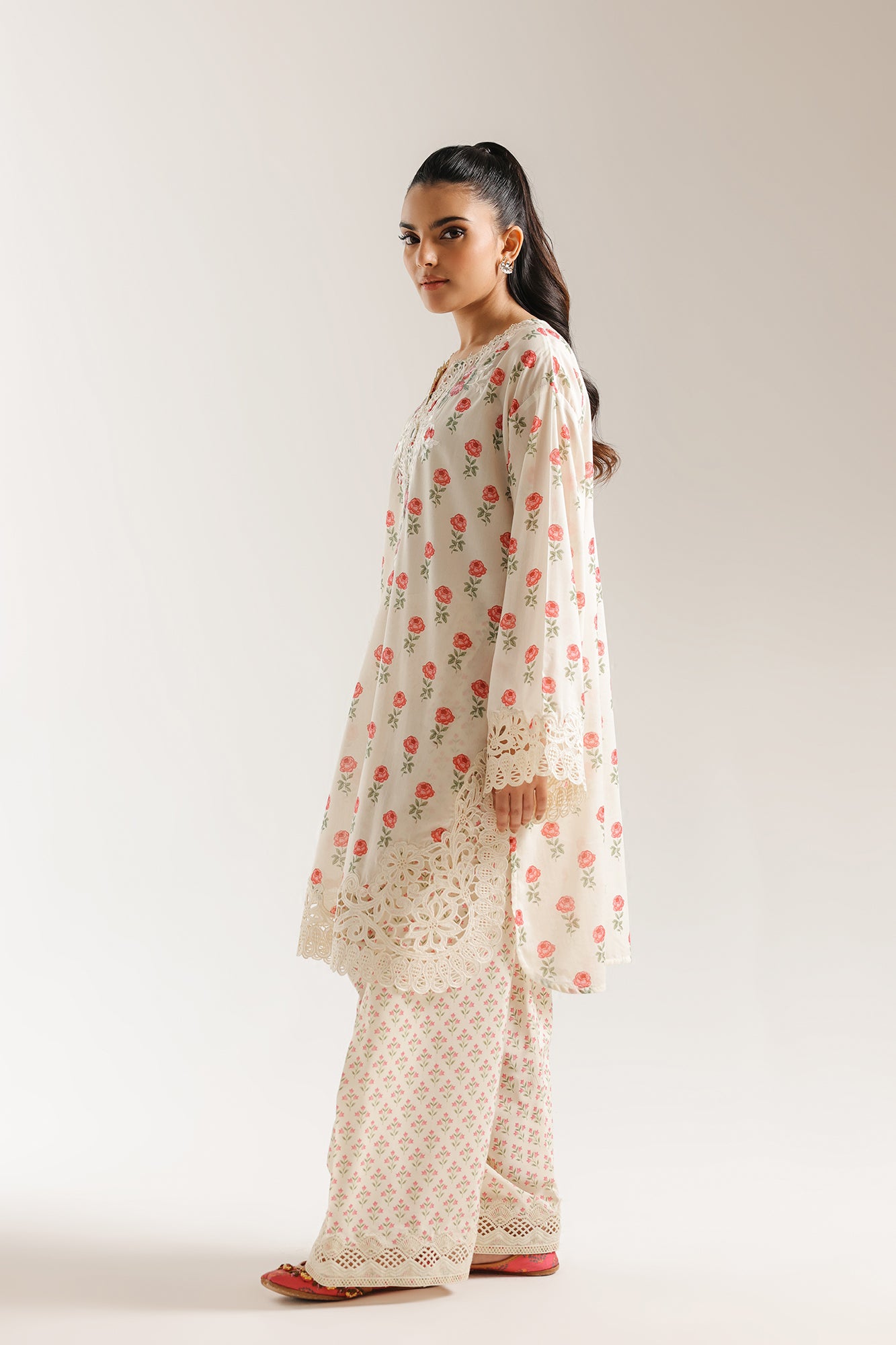 EMBROIDERED SUIT (E4269/103/003)