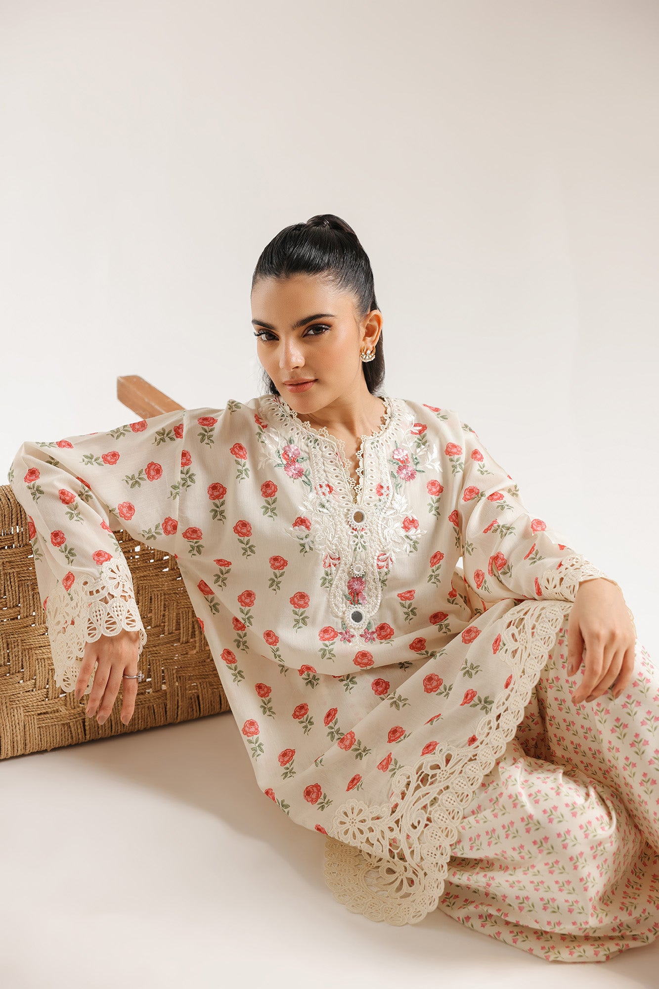 EMBROIDERED SUIT (E4269/103/003)