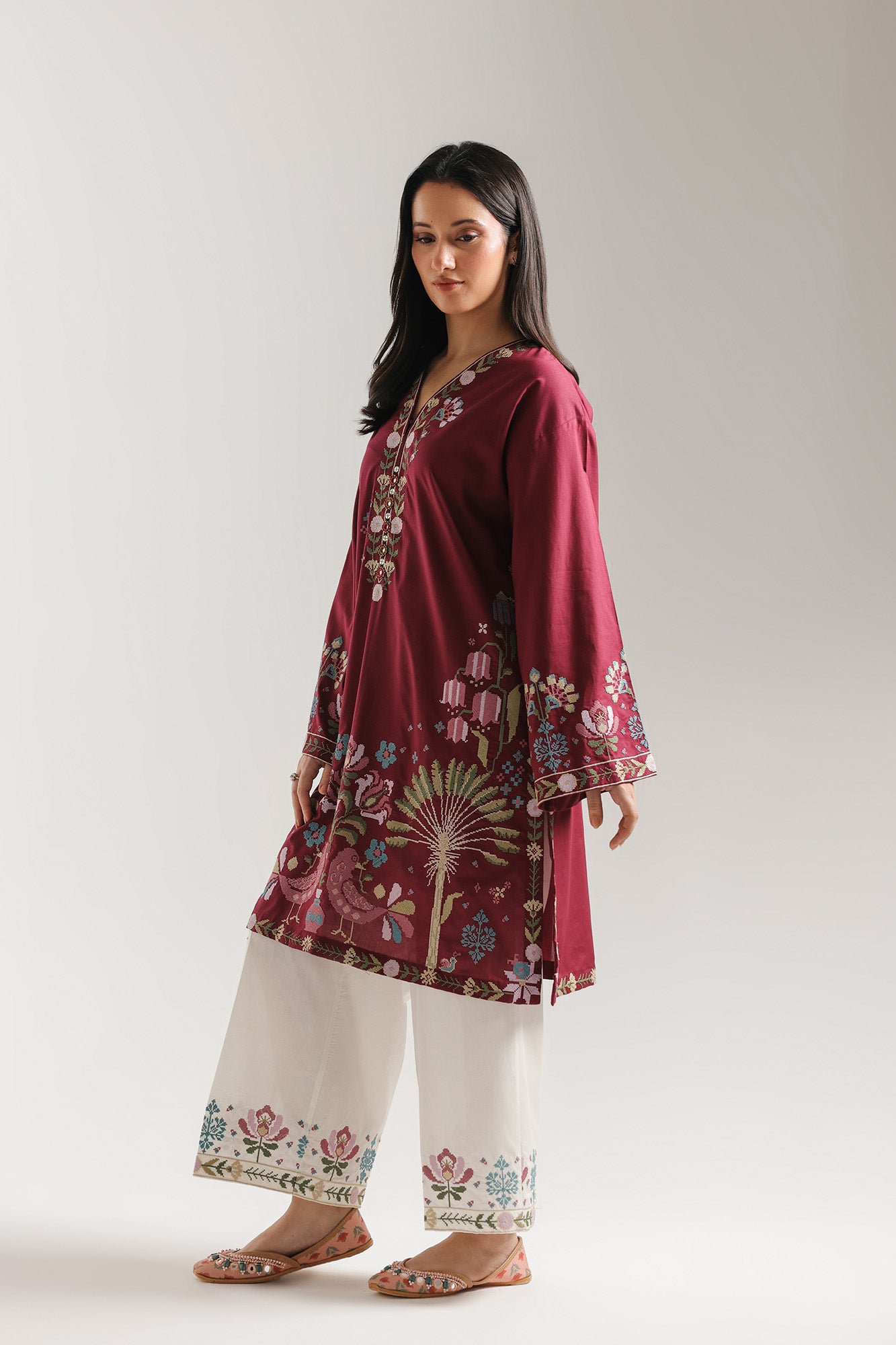 EMBROIDERED SUIT (E4300/103/414)