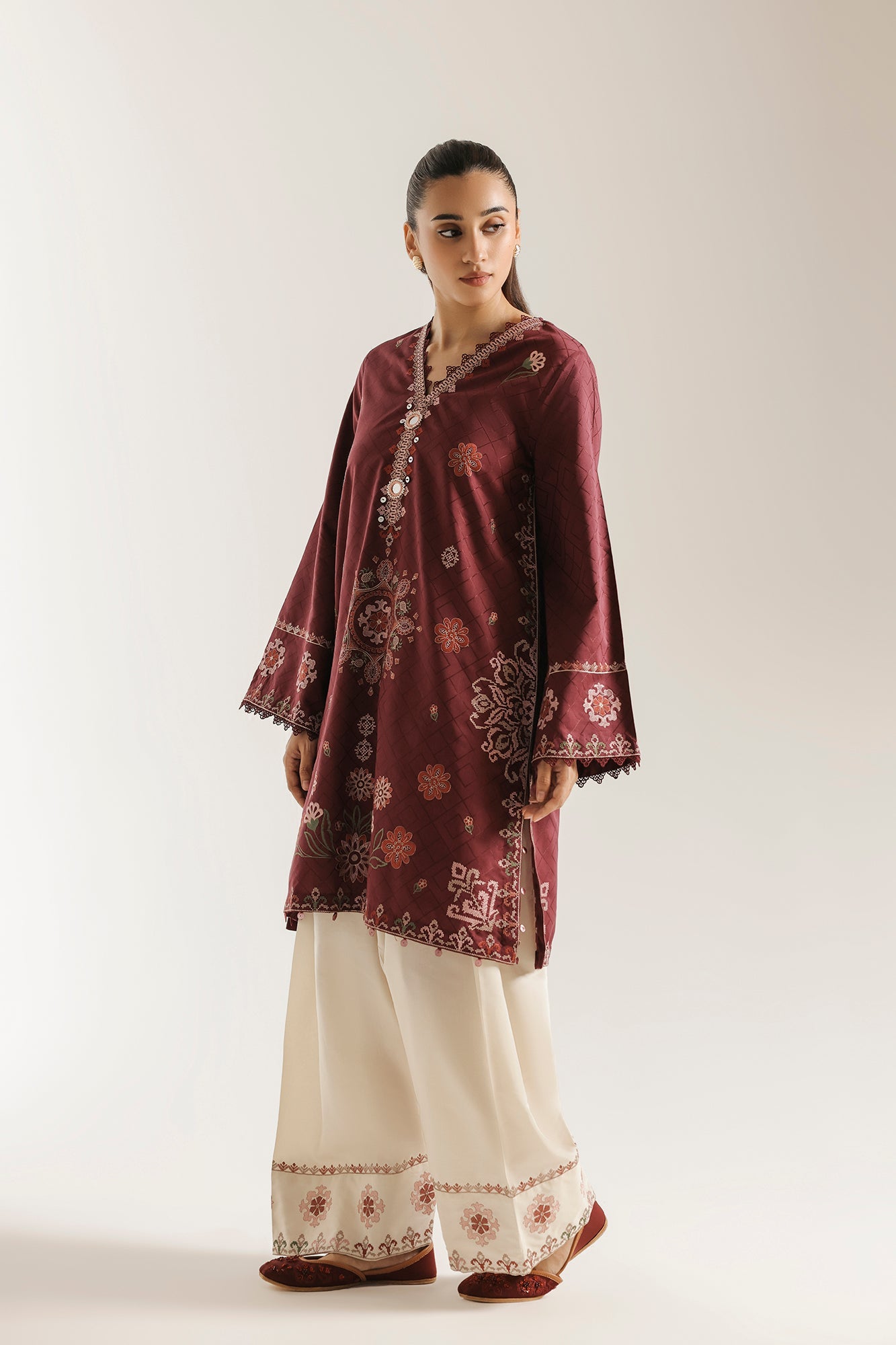 EMBROIDERED SUIT (E4322/103/415)