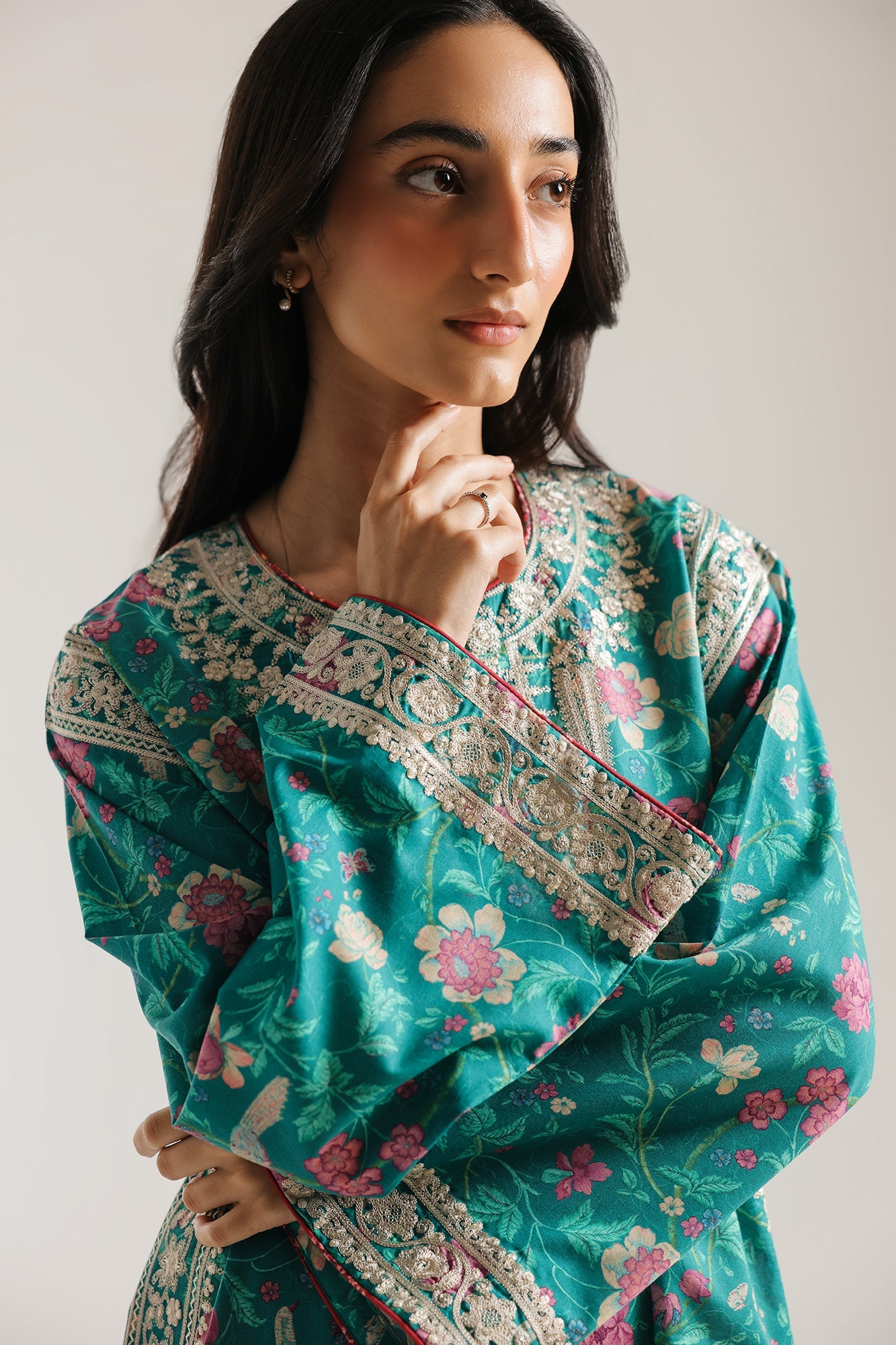 EMBROIDERED SUIT (E4377/103/714)