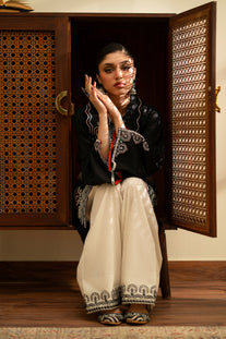 EMBROIDERED SUIT (E4386/103/902)