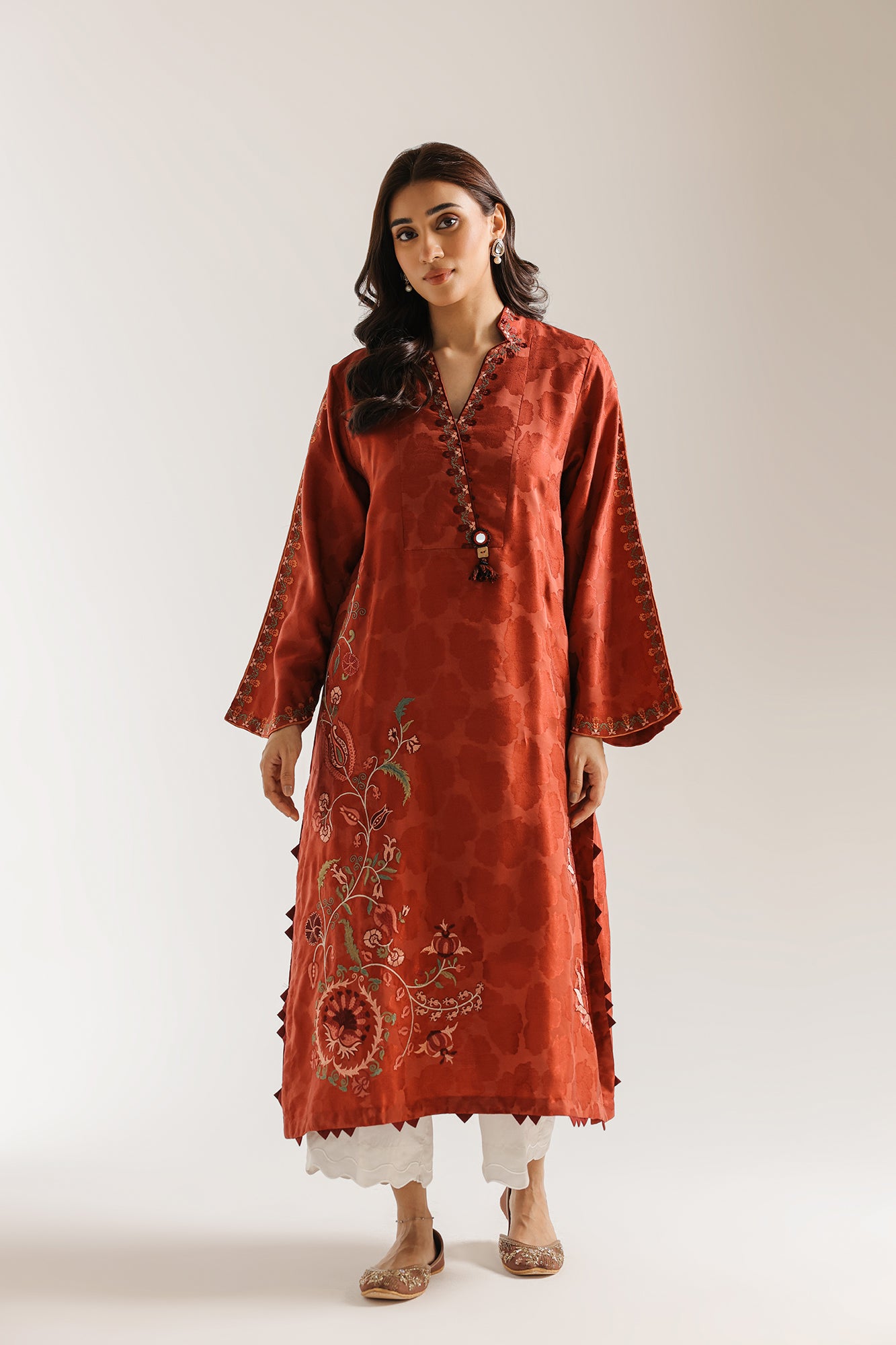 EMBROIDERED SUIT (E4396/103/320)