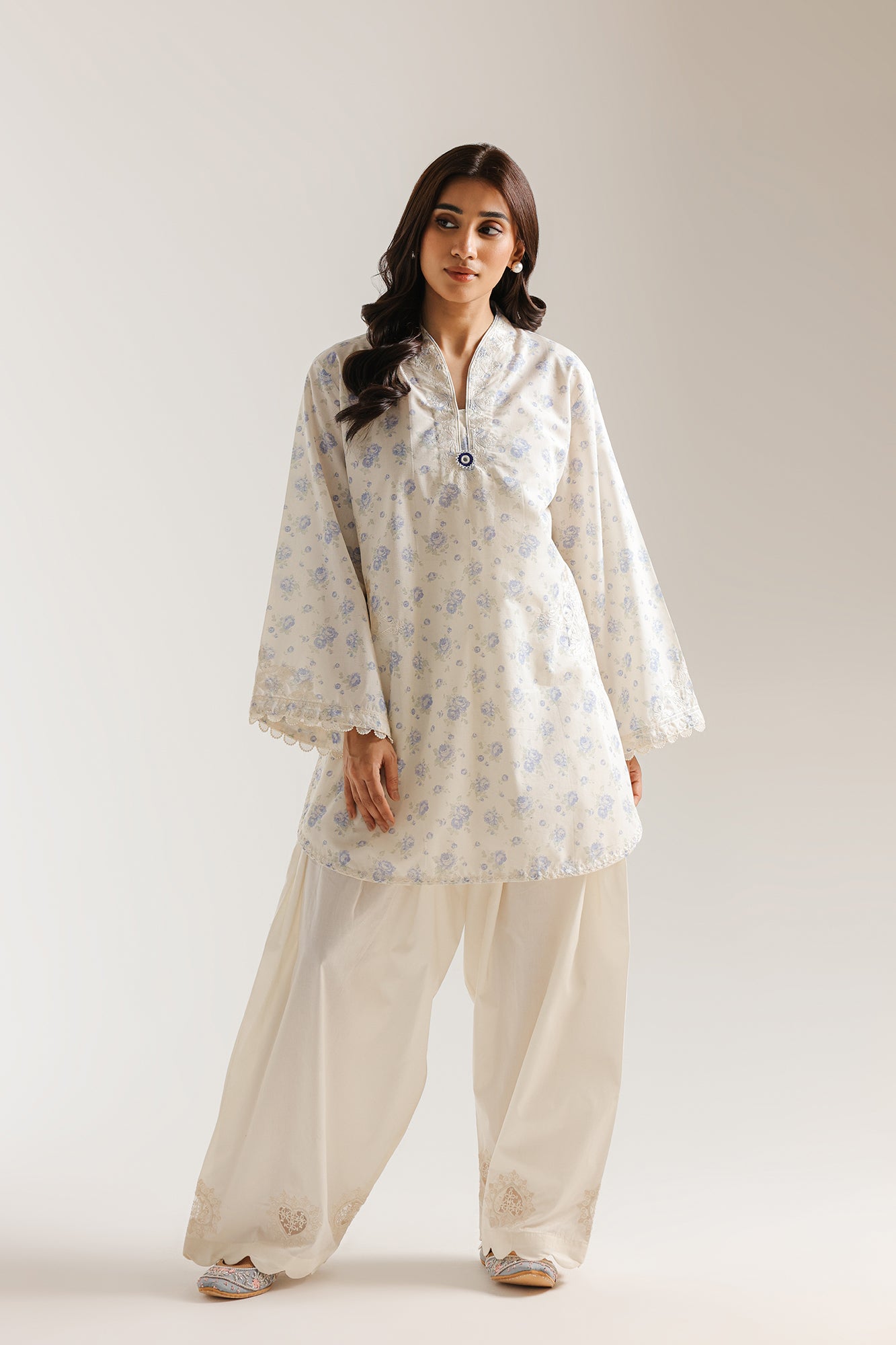 EMBROIDERED SUIT (E4423/103/003)