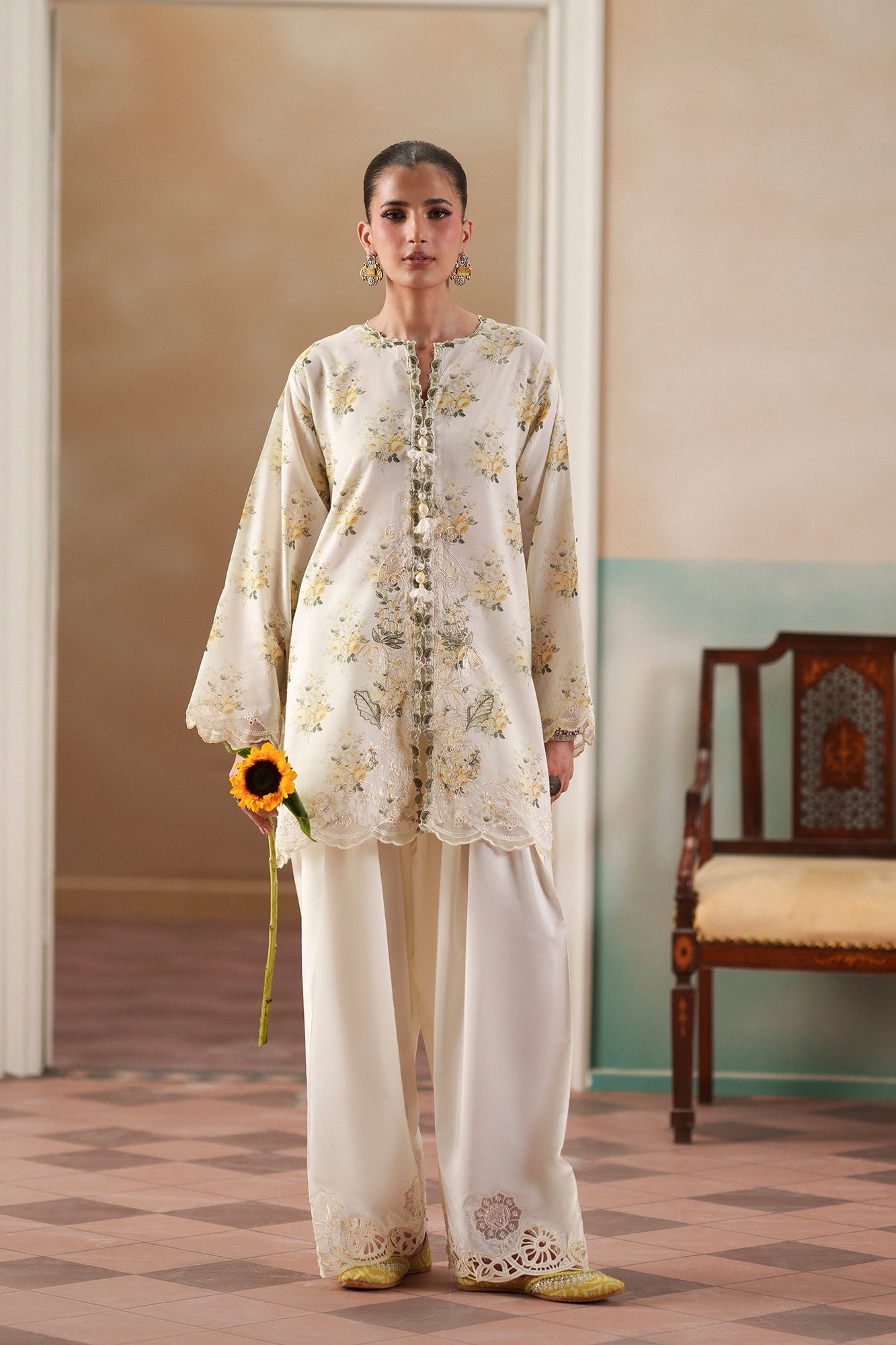 EMBROIDERED SUIT (E4464/103/005)