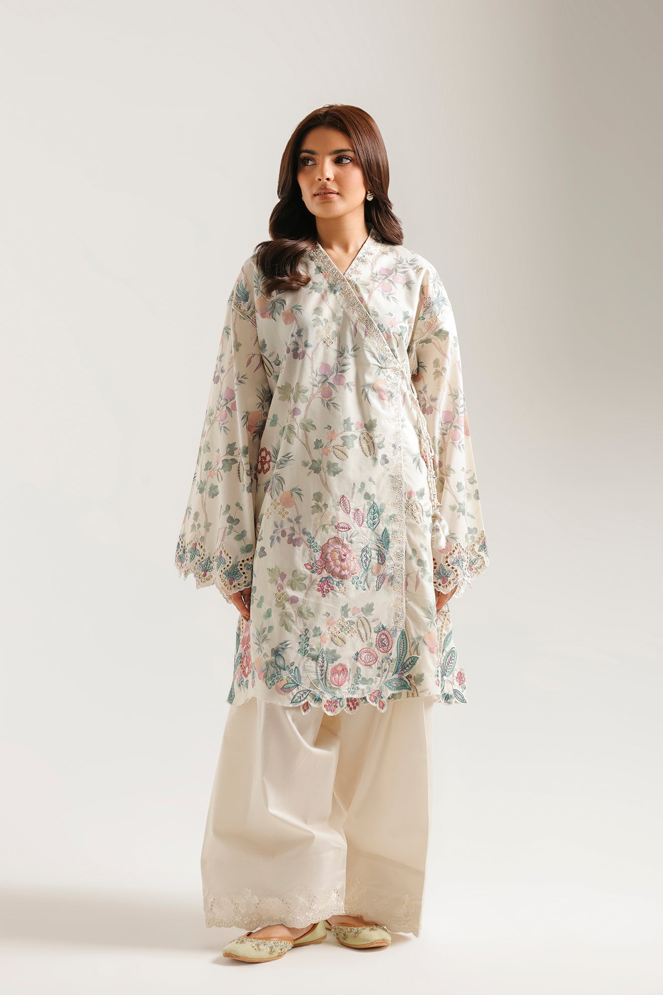 EMBROIDERED SUIT (E4553/103/003)