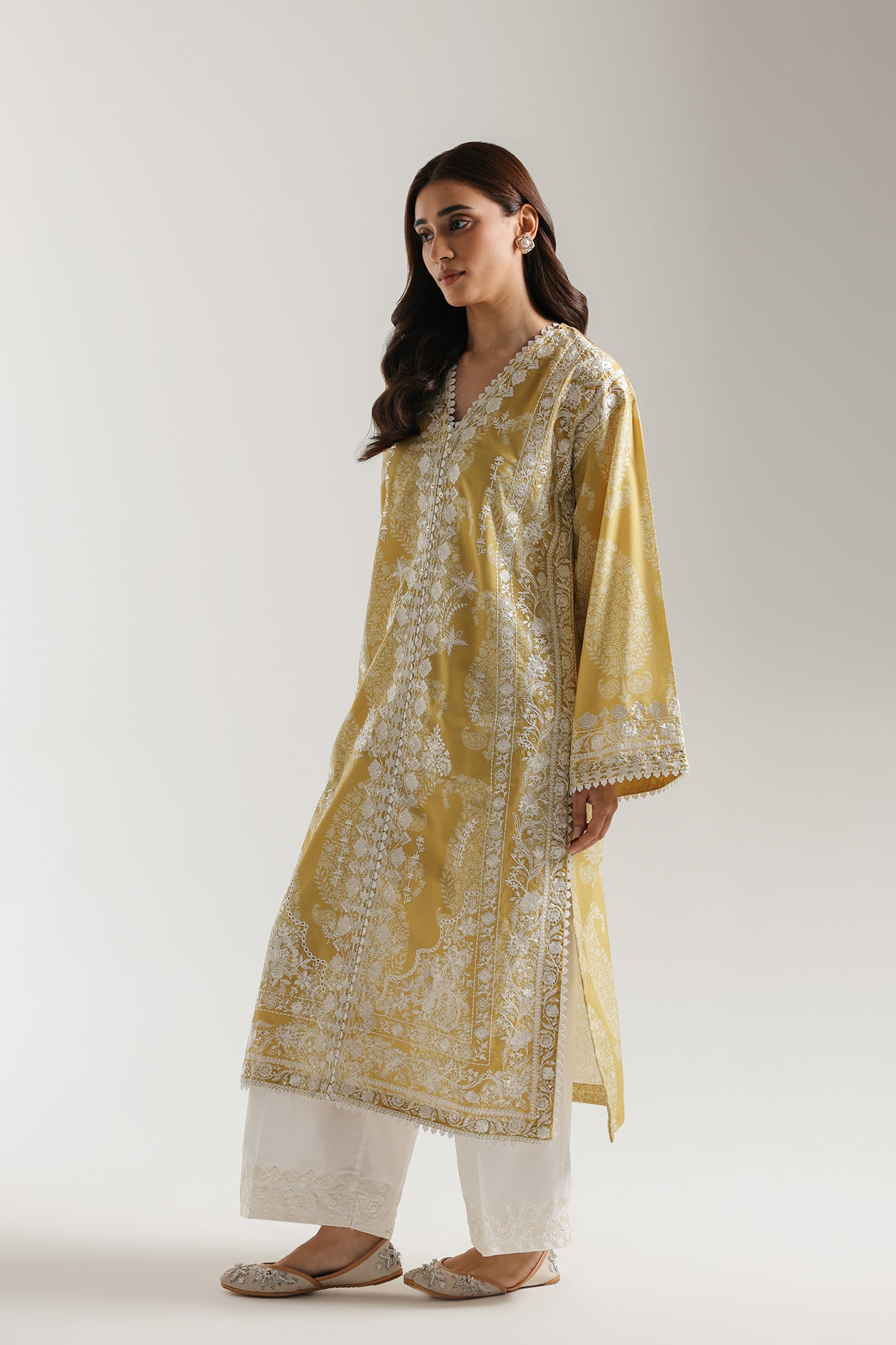 EMBROIDERED SUIT (E4559/103/125)