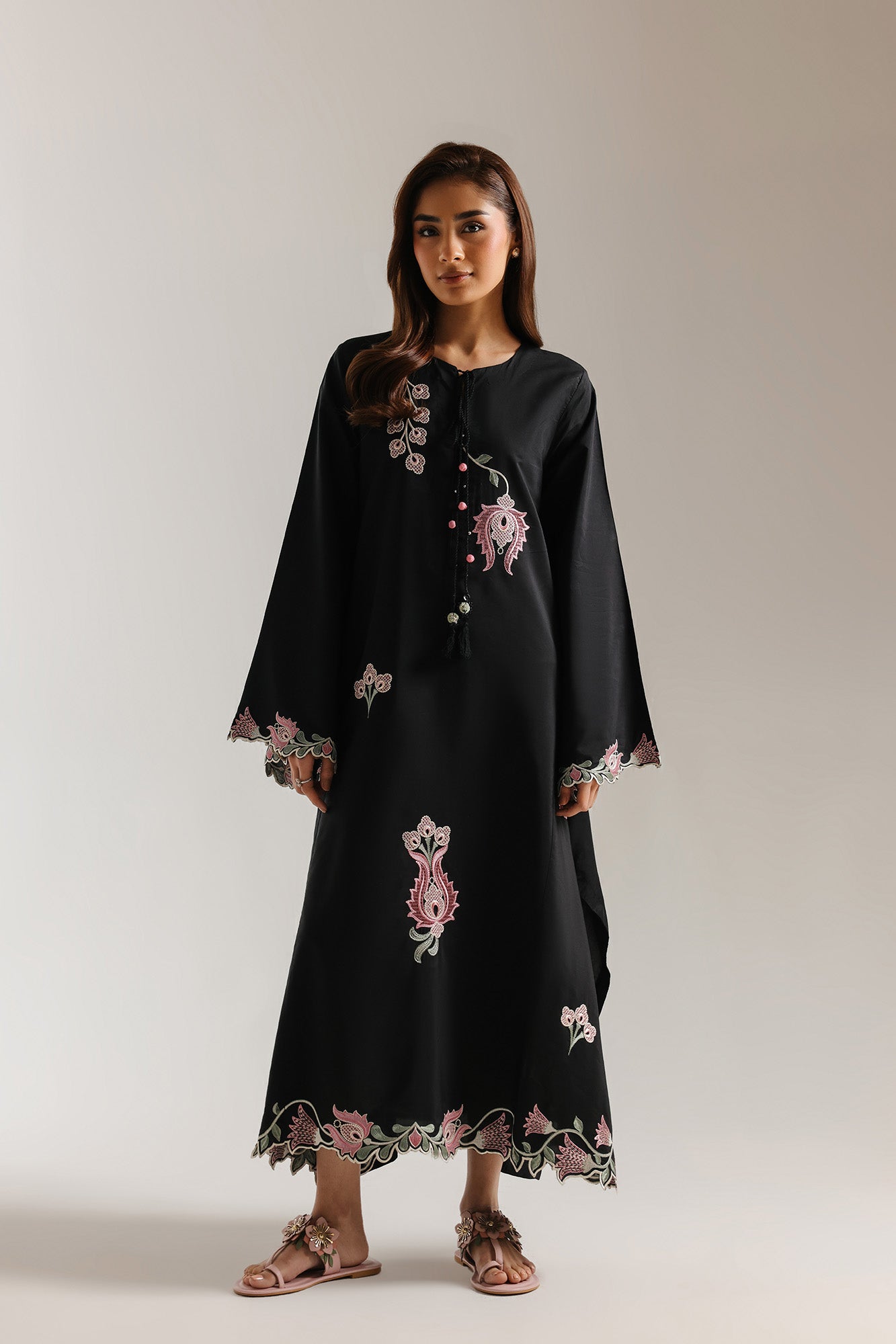 EMBROIDERED DRESS (E7502/102/902)