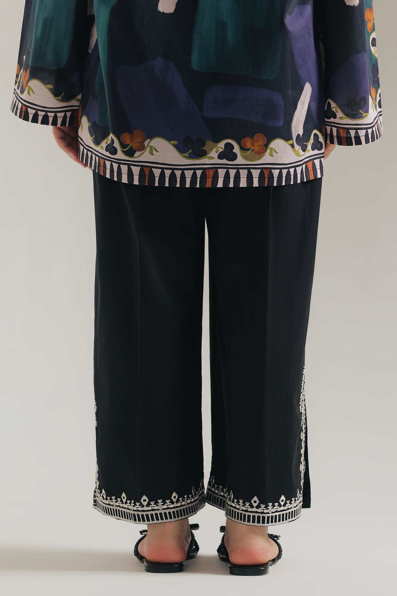 EMBROIDERED TROUSER (E7662/102/901)