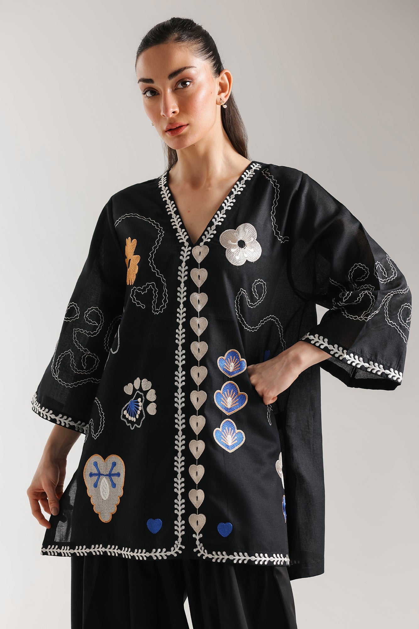 EMBROIDERED SHIRT (E7699/102/901)