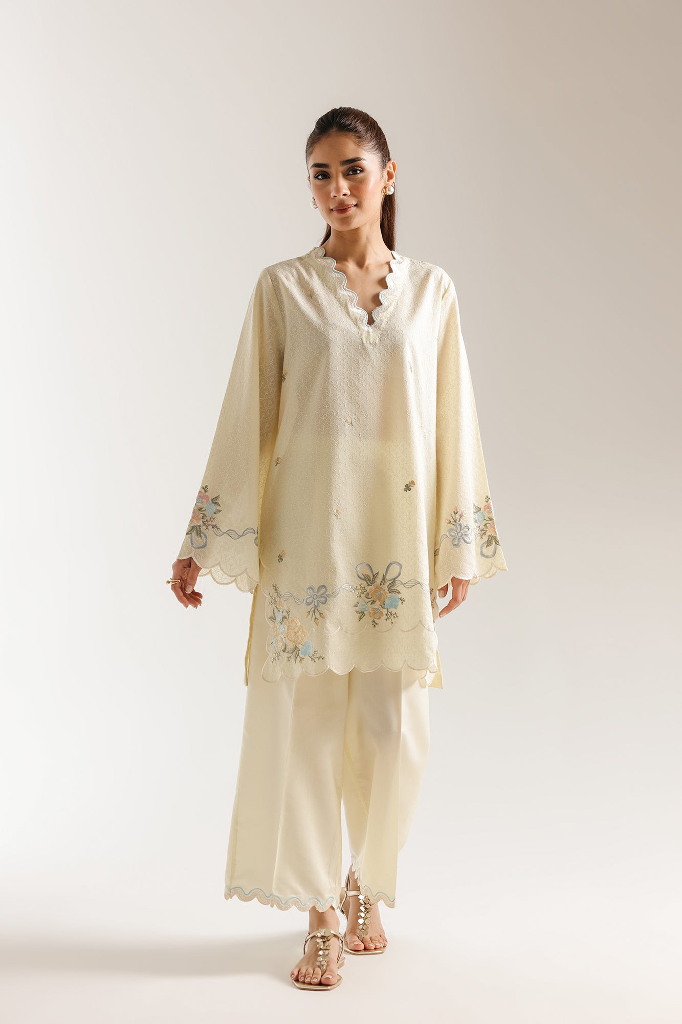 EMBROIDERED SUIT (E7763/102/115)