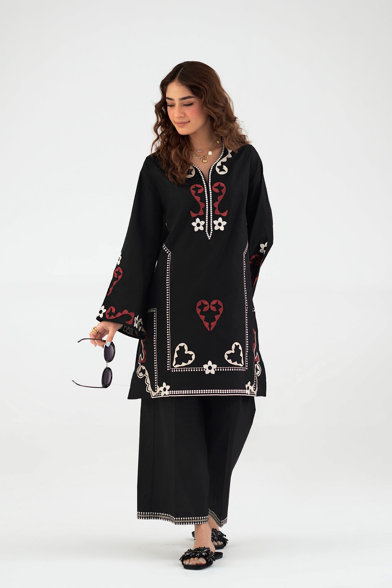 EMBROIDERED SUIT (E7782/102/902)