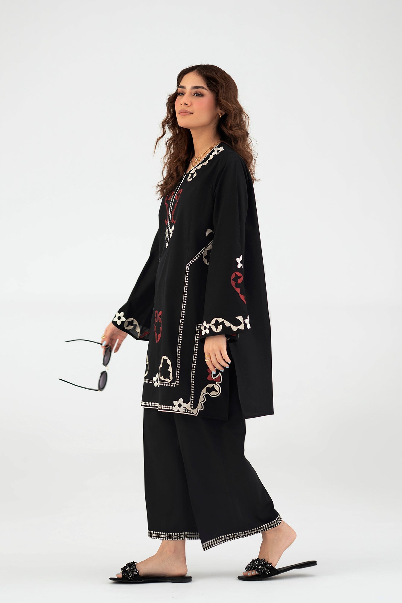 EMBROIDERED SUIT (E7782/102/902)