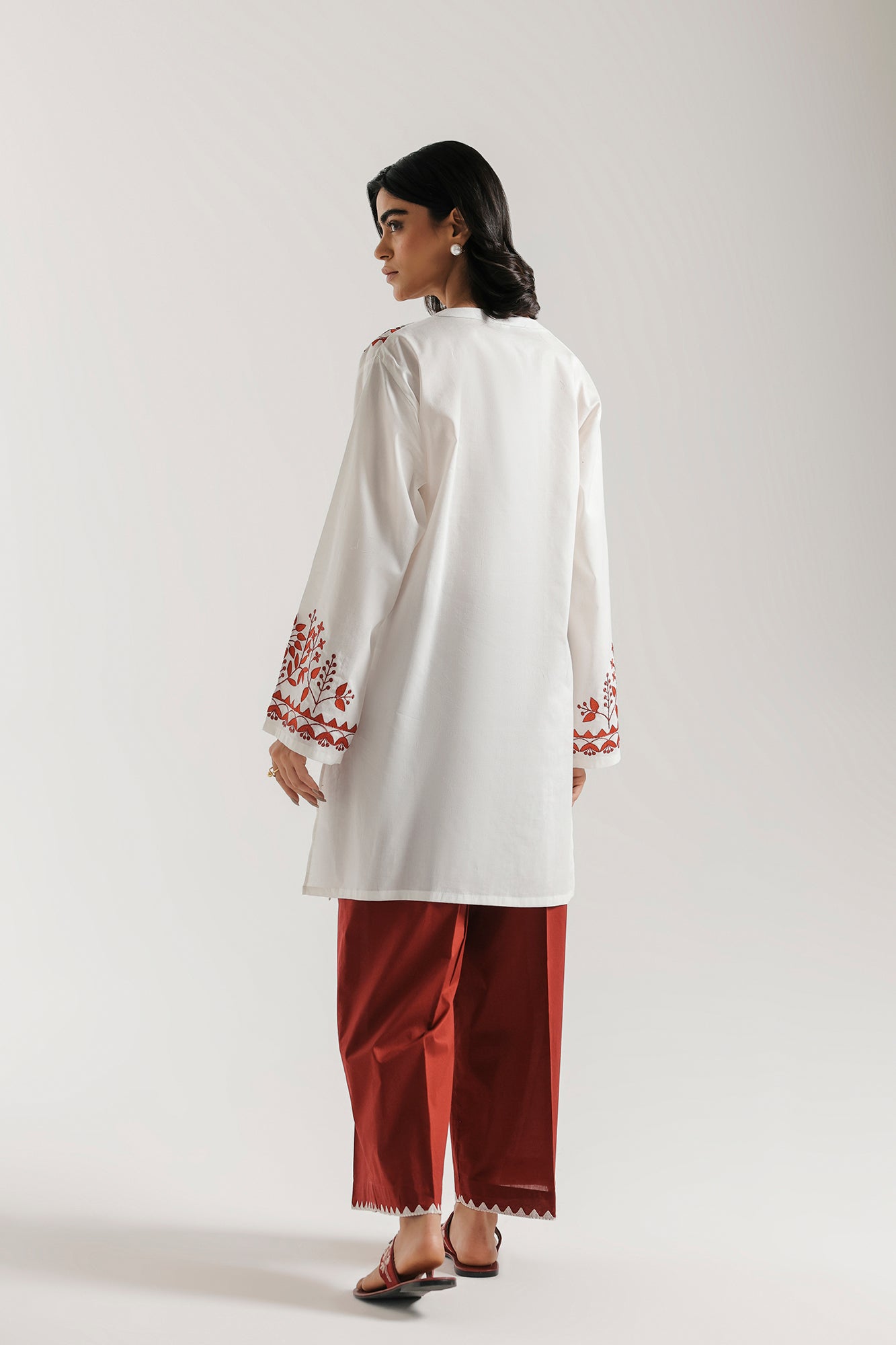 EMBROIDERED SUIT (E7822/102/001)