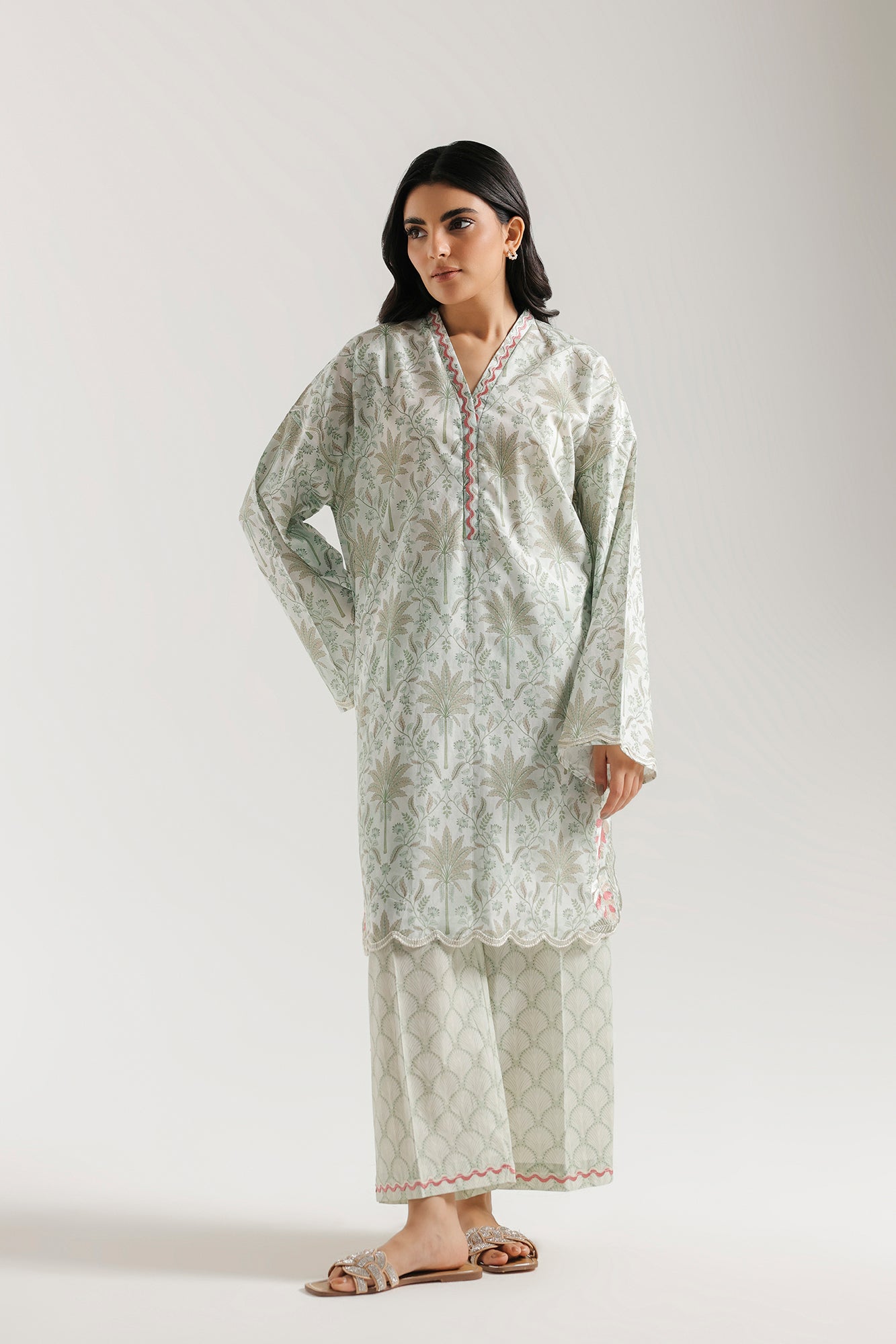 EMBROIDERED SUIT (E7835/102/718)