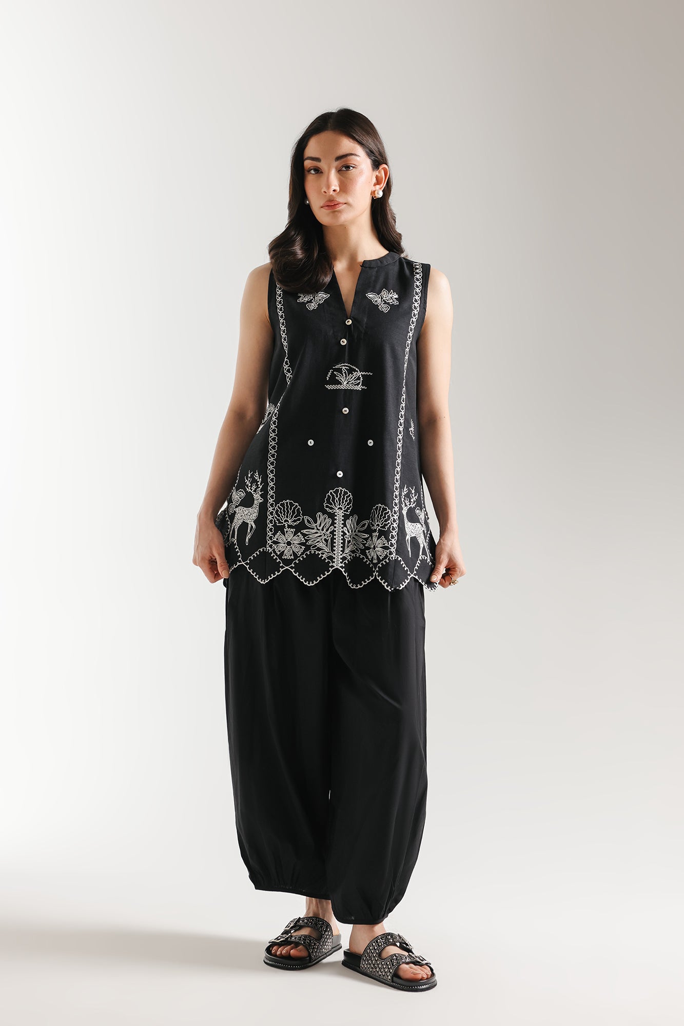 EMBROIDERED KURTI (E7909/102/902)