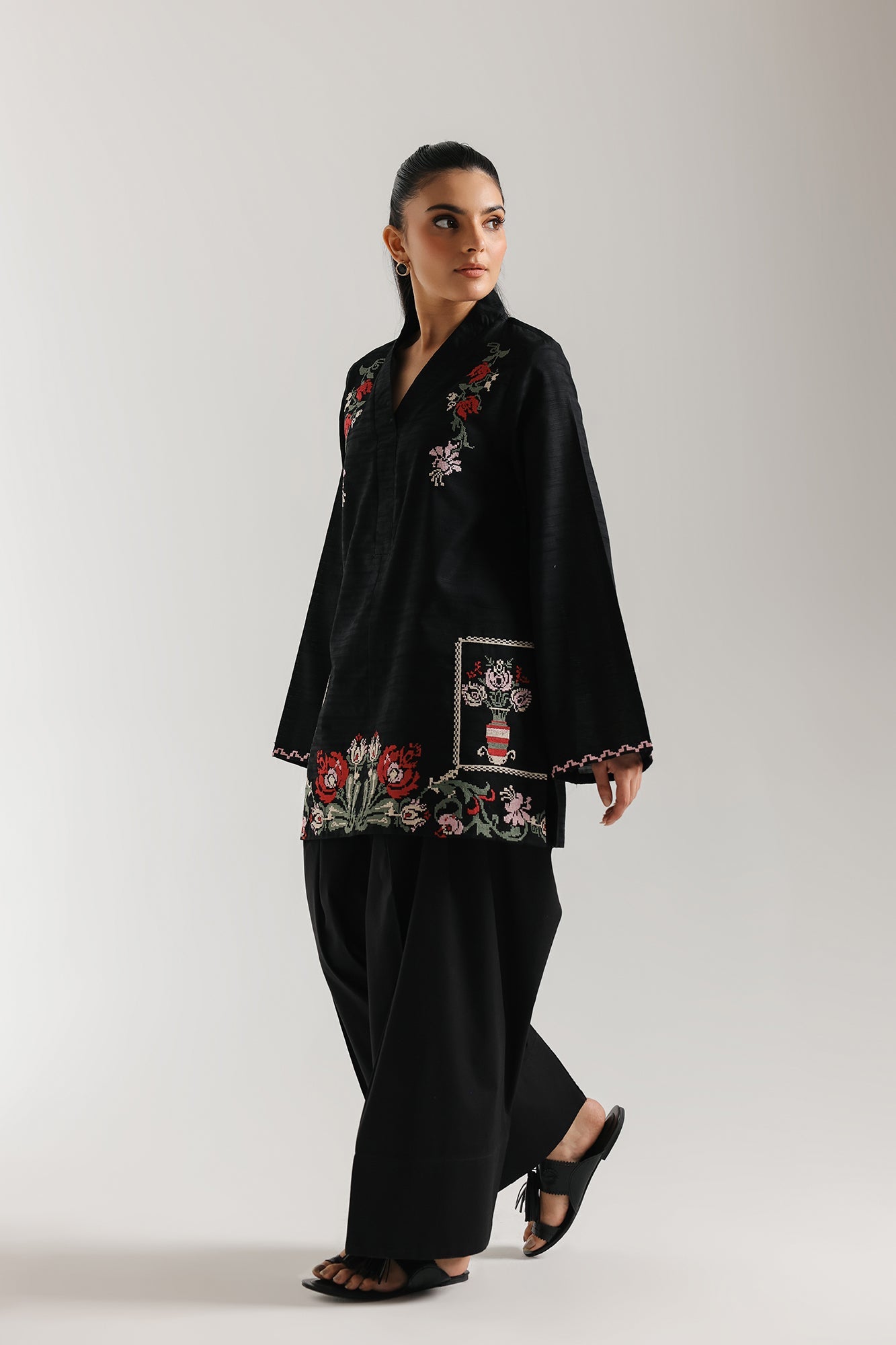 EMBROIDERED KURTI (E7920/102/902)