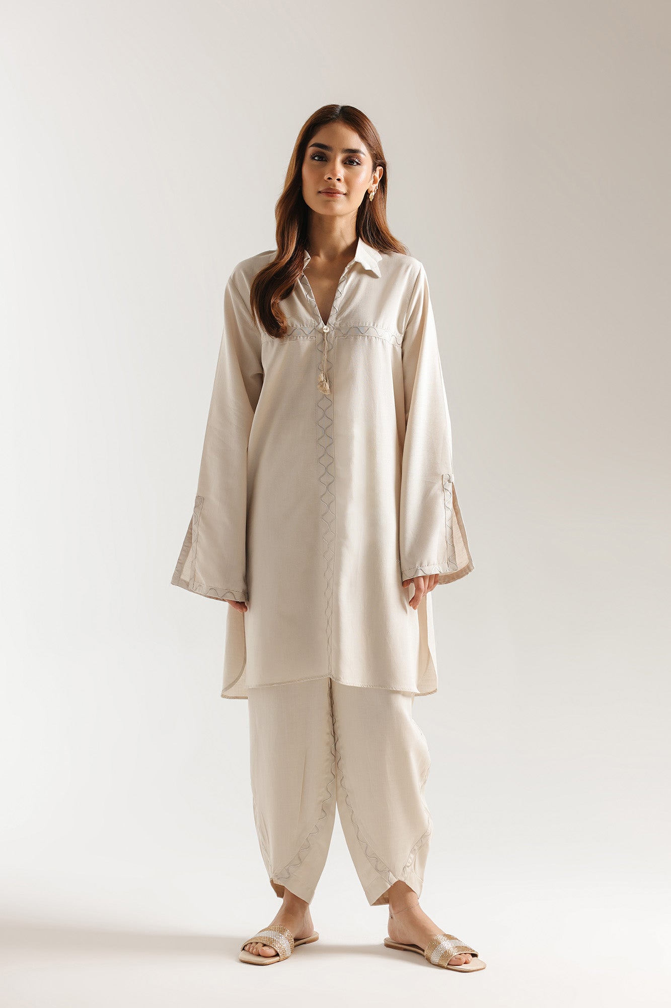 EMBROIDERED SUIT (E8052/102/006)