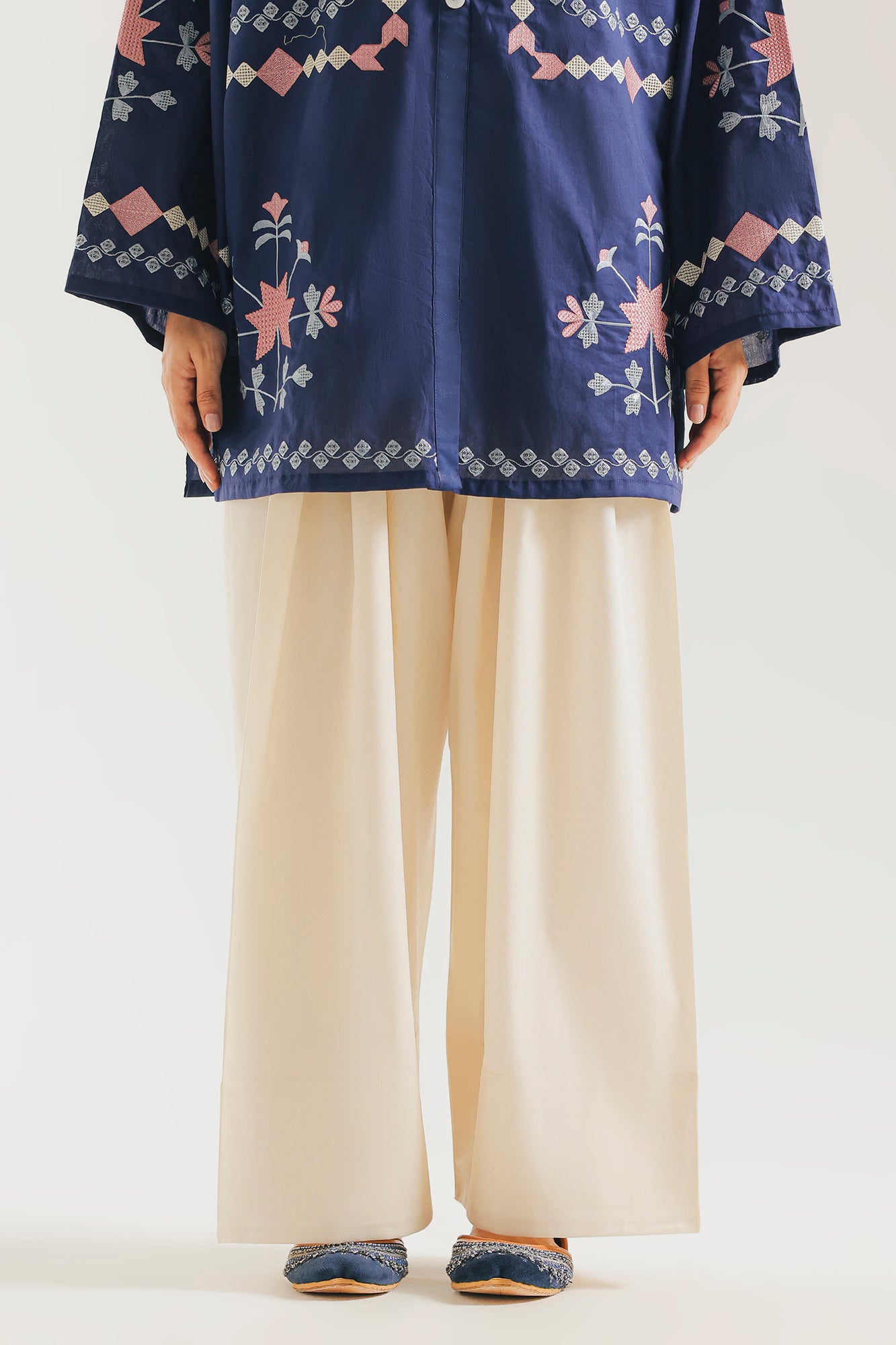 FARSHI SHALWAR (E8328/102/005)
