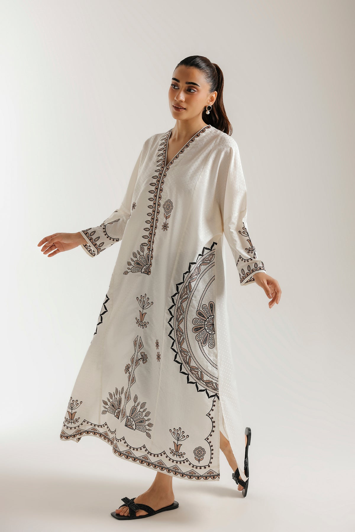 EMBROIDERED DRESS (E9216/102/005)