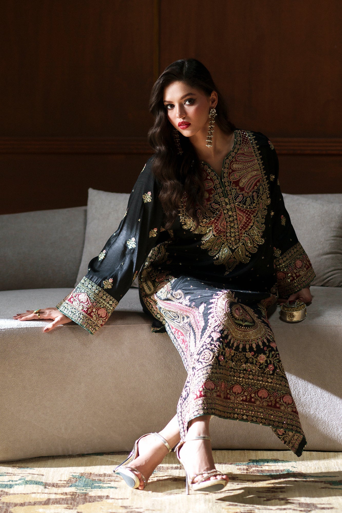 EMBROIDERED KAFTAN (E1098/104/902)